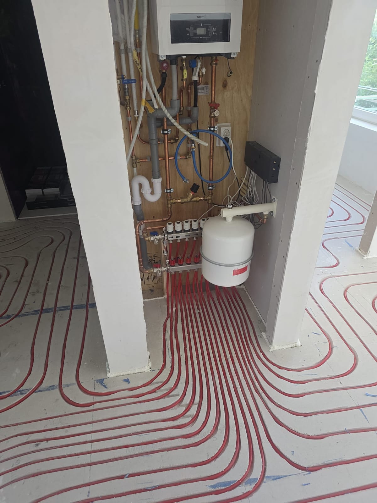 Vloerverwarming — verdeler — Rawza Installatiebedrijf